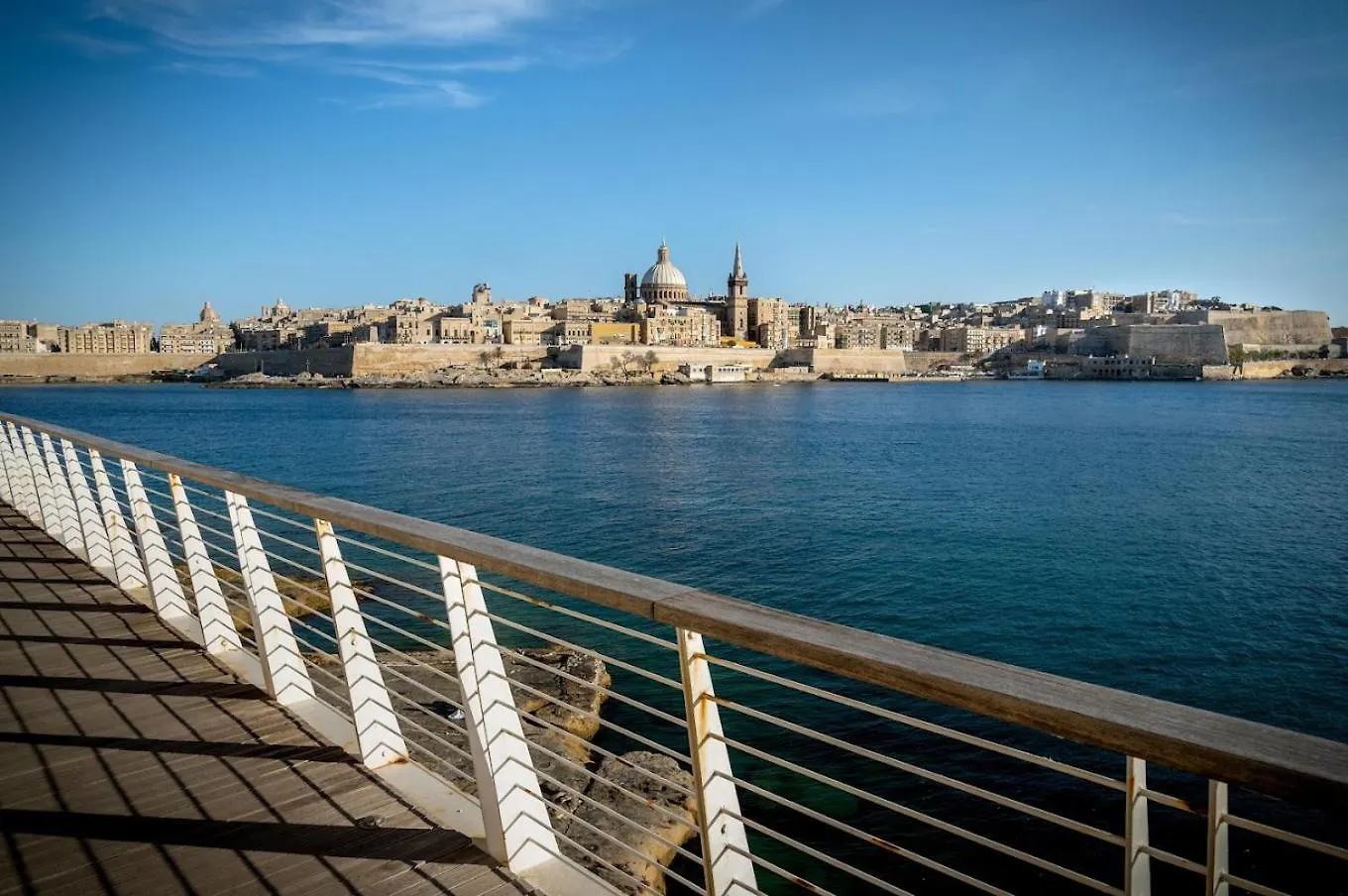 Excellent Location Bright Sliema Tigne Apartment Malta